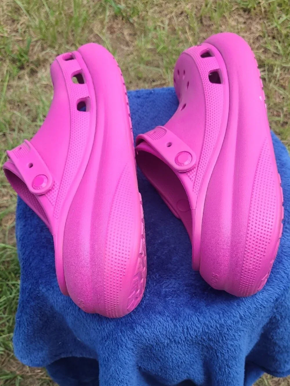 CROCS Pinkish Purple Clog Think Sole Detail Womens Size 11